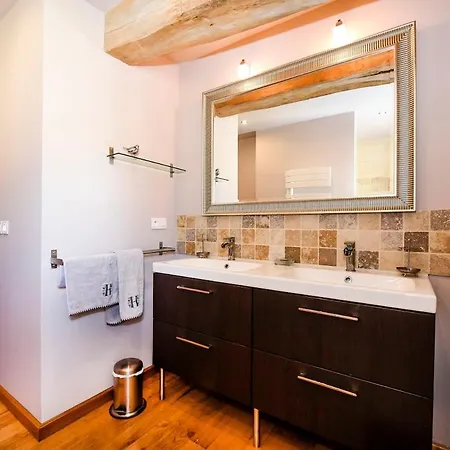 Emilion, Au Milieu Des Vignes Saint-Sulpice-de-Faleyrens