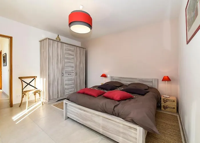 Emilion, Au Milieu Des Vignes 度假居 Saint-Sulpice-de-Faleyrens