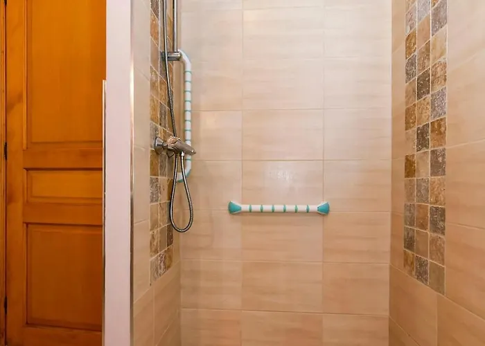 Emilion, Au Milieu Des Vignes